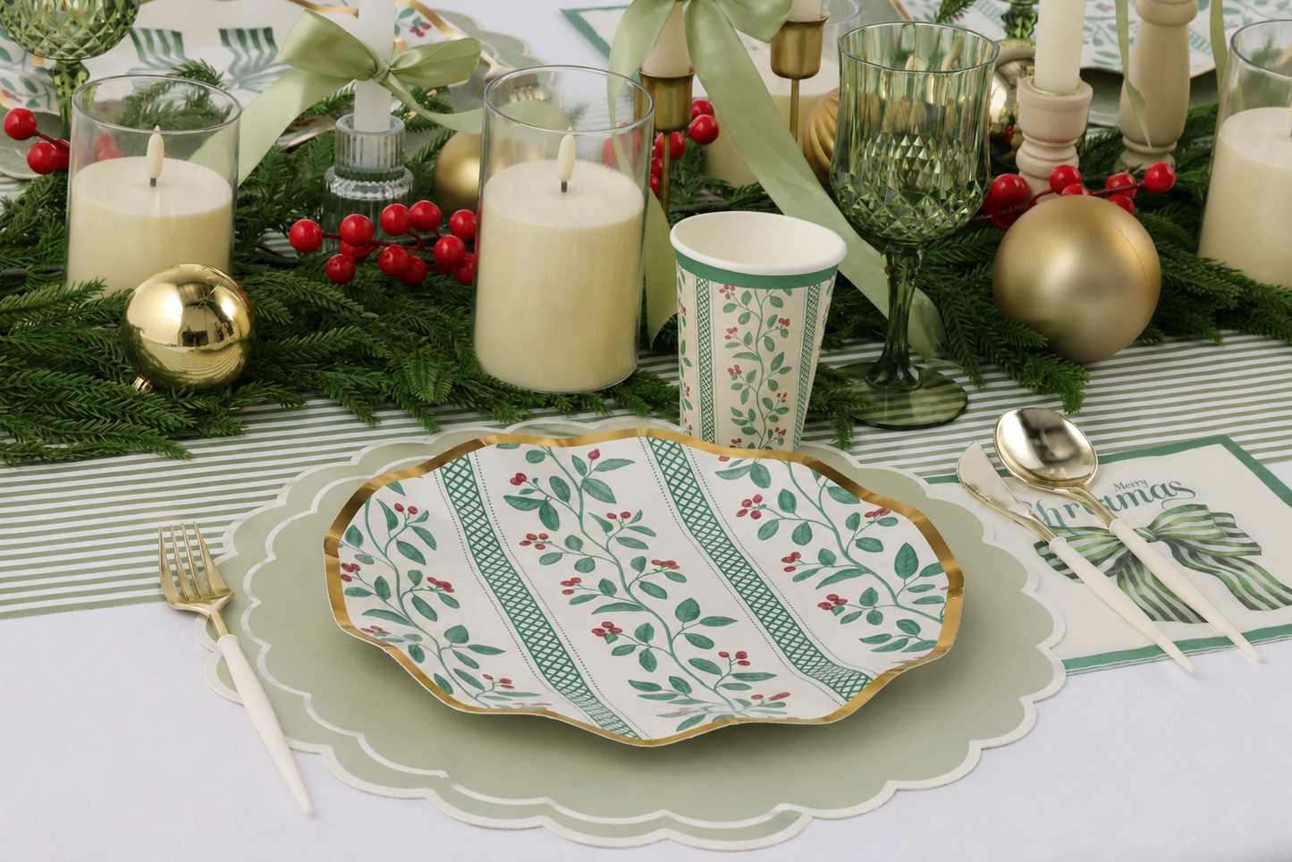 Serenity Scallop Paper Placemat 24 Pack